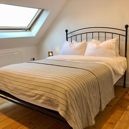 House With Parking, Short Stroll To Quay, Shops And Restaurants Villa Пул Екстериор снимка
