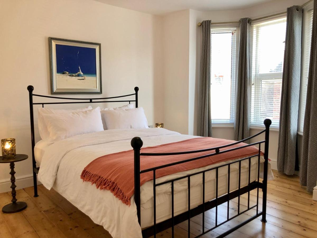 House With Parking, Short Stroll To Quay, Shops And Restaurants Villa Пул Екстериор снимка