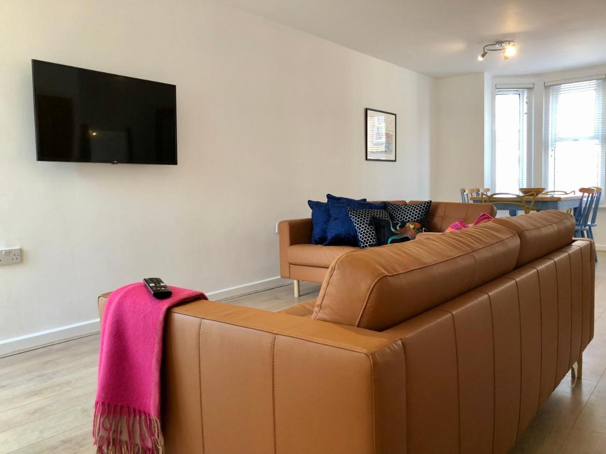 House With Parking, Short Stroll To Quay, Shops And Restaurants Villa Пул Екстериор снимка